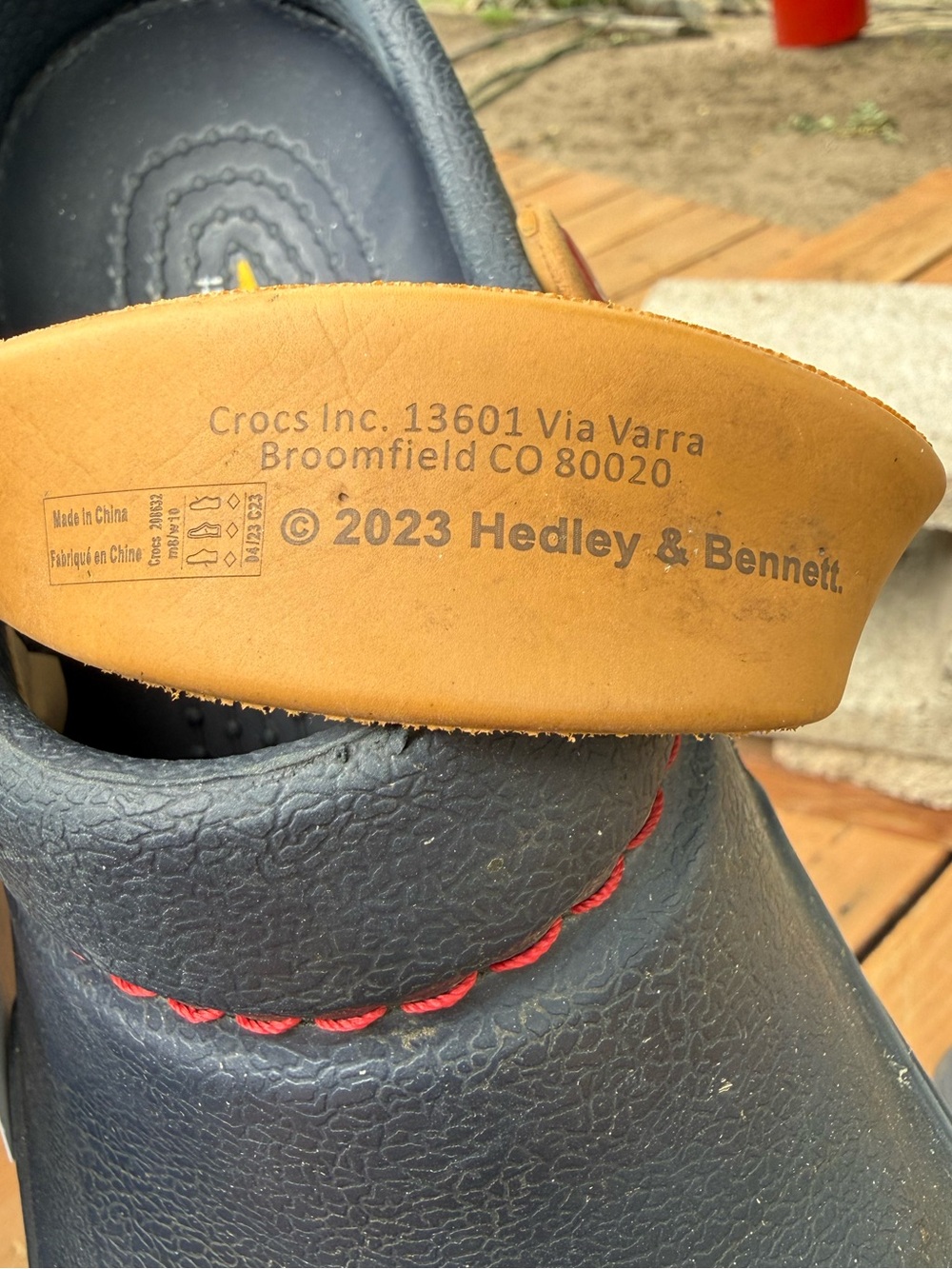 Crocs Bistro Black body with a tan strap - Picture 4 of 8